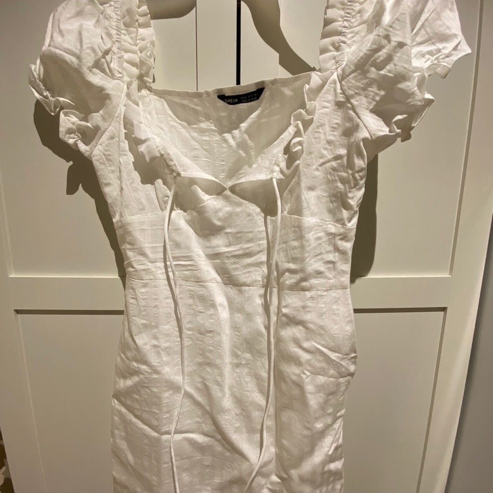 Short white dress